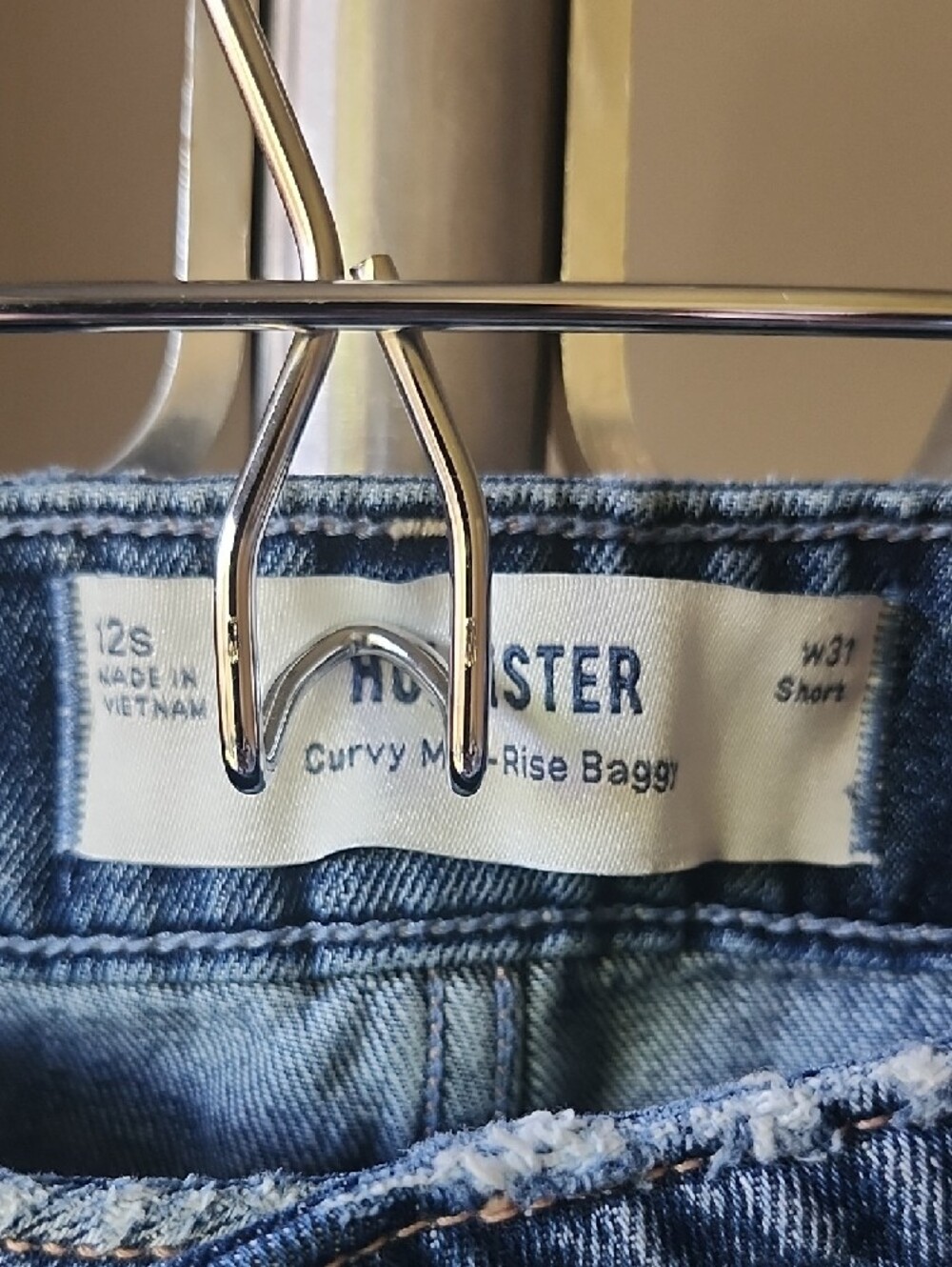 Hollister Women's Light Blue Baggy Mid Rise Fit Jeans - Picture 2 of 6